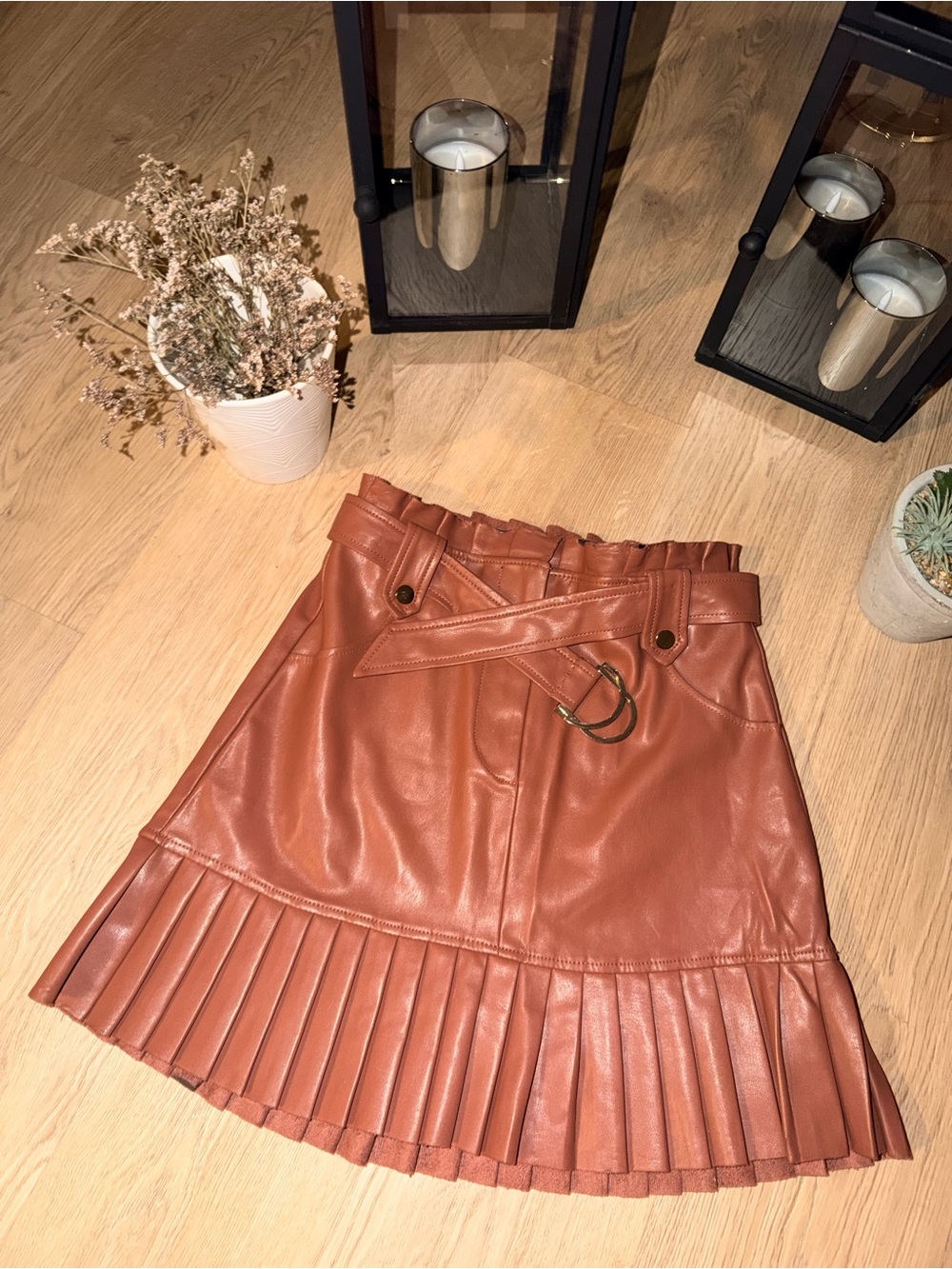🚨ONLY TODAY 🚨
Zara Faux Leather Mini Skirt